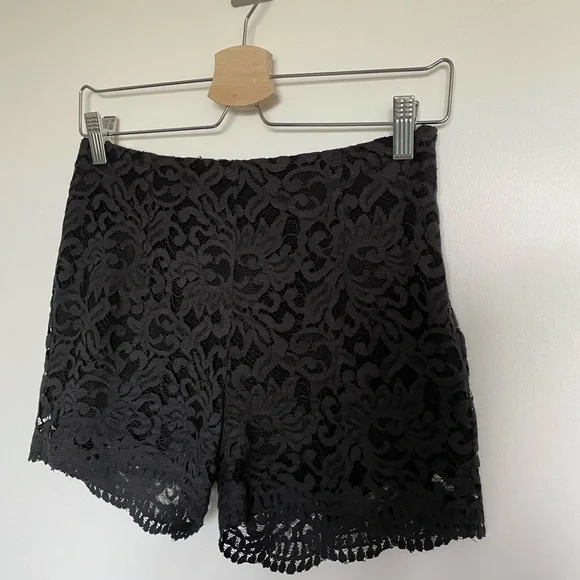 Francesco Scognamiglio Black Scalloped Edge Lace High Rise Shorts Size 40 IT
